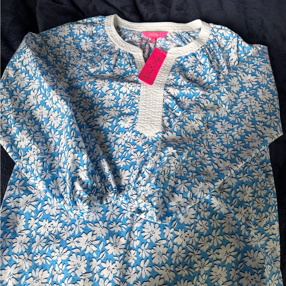 Lilly Pulitzer Blue and White Daisy Blouse